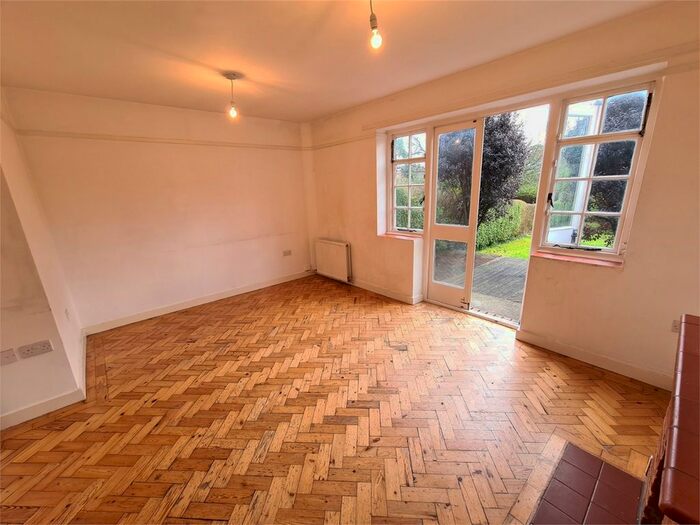 3 Bedroom Terraced House To Rent In Falloden Way, East Finchley, NW11