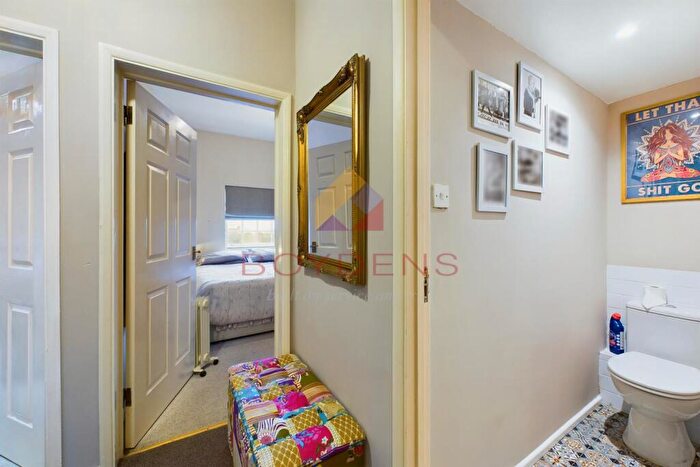 2 Bedroom Apartment For Sale In West Bergholt, Colchester, CO6