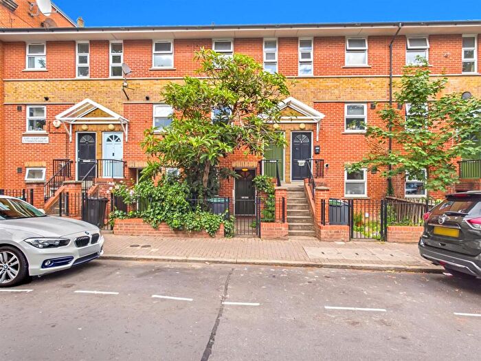 1 Bedroom Flat For Sale In Tynemouth Road, London, N15