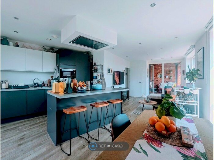 2 Bedroom Flat To Rent In Rookwood Way, London, E3
