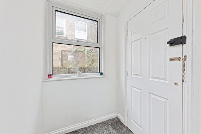 1 Bedroom Flat For Sale In Surrey Road, Cliftonville, Margate, Kent, CT9 - Photo 2
