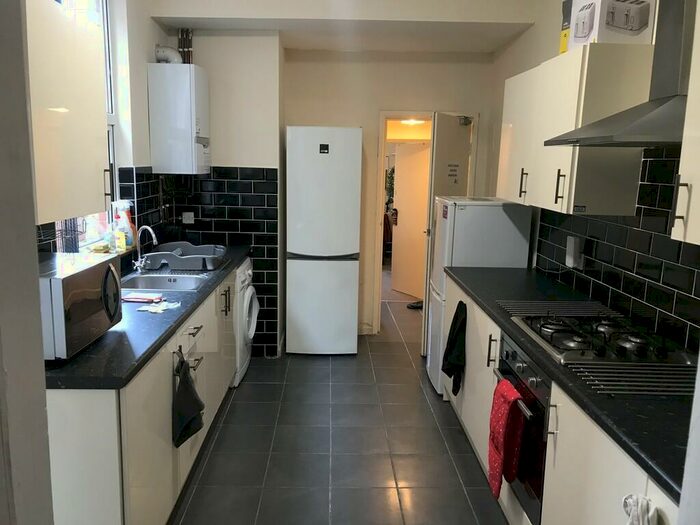 5 Bedroom Terraced House To Rent In Earlsdon Avenue North, Coventry, CV5