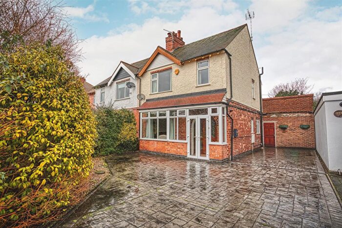 3 Bedroom Semi Detached House For Sale In The Castle Way, Willington, Derby, DE65