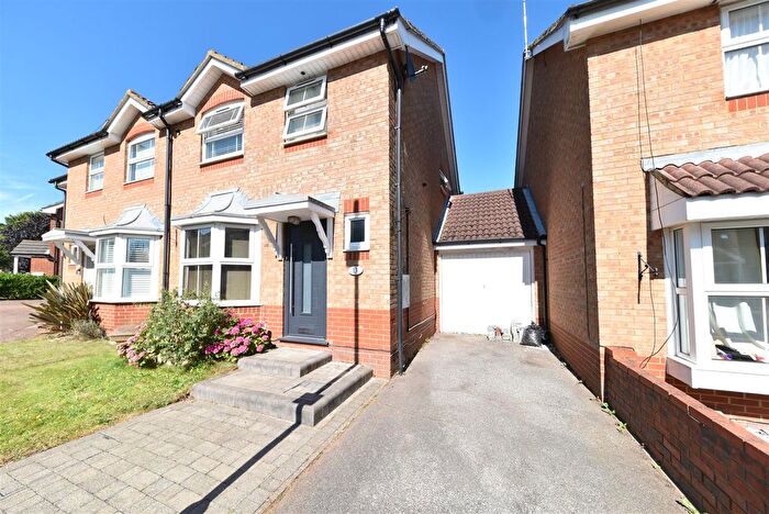 3 Bedroom Semi-detached House For Sale In Wetherby Close, Stevenage, SG1