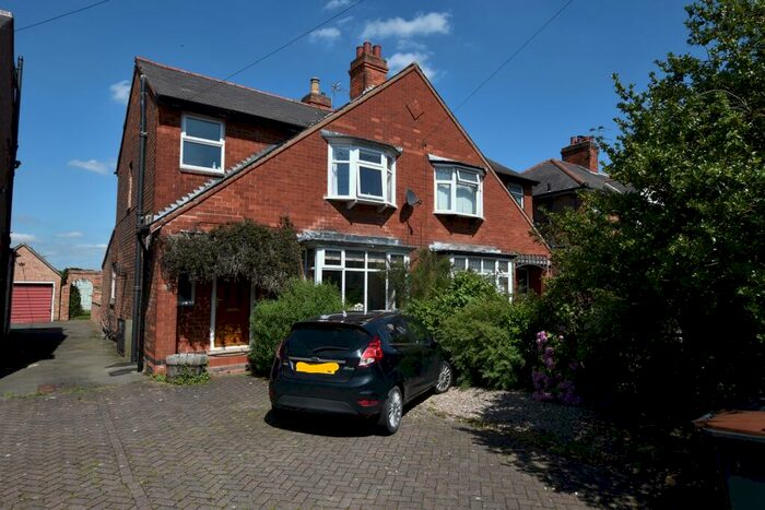 3 Bedroom Semi-Detached House For Sale In Station Road, Kegworth, DE74