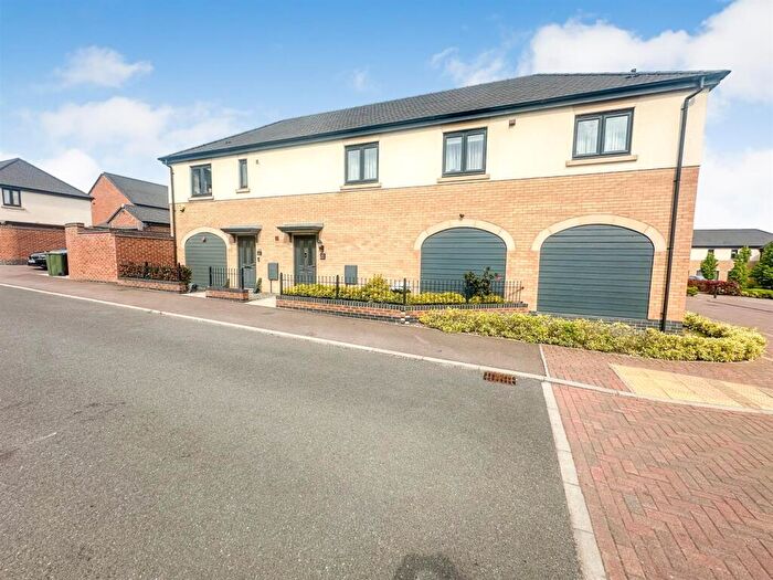 2 Bedroom Coach House For Sale In Slough Close, Corby, NN17