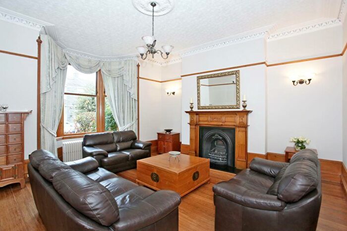 6 Bedroom Terraced House To Rent In Gray Street, Aberdeen, AB10