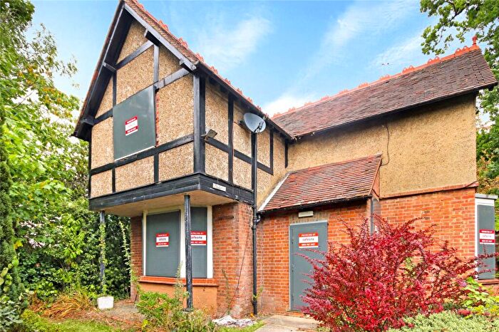2 Bedroom Detached House For Sale In Stoney Road, Bracknell, Berkshire, RG42