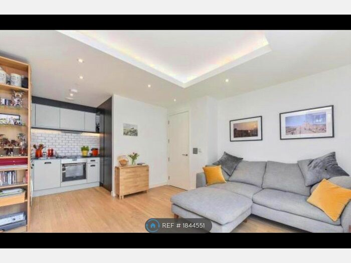 2 Bedroom Flat To Rent In Park Vista Tower, London, E1W