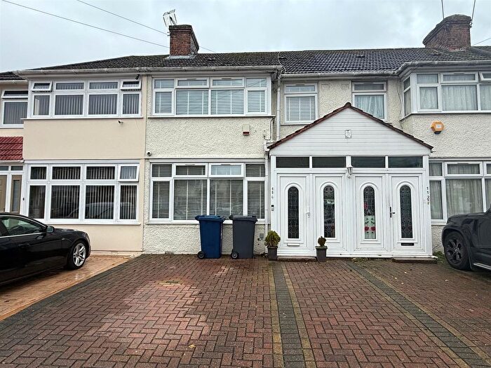 3 Bedroom Terraced House For Sale In Evelyn Grove, Southall, UB1