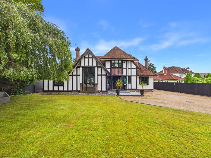 4 Bedroom Detached House For Sale In Hollydale Drive, Bromley, Kent, BR2