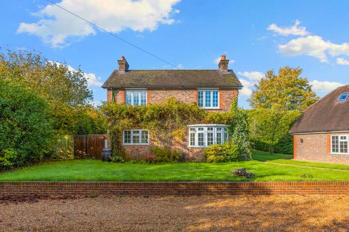 3 Bedroom Detached House To Rent In Guildford Road, Loxwood, RH14