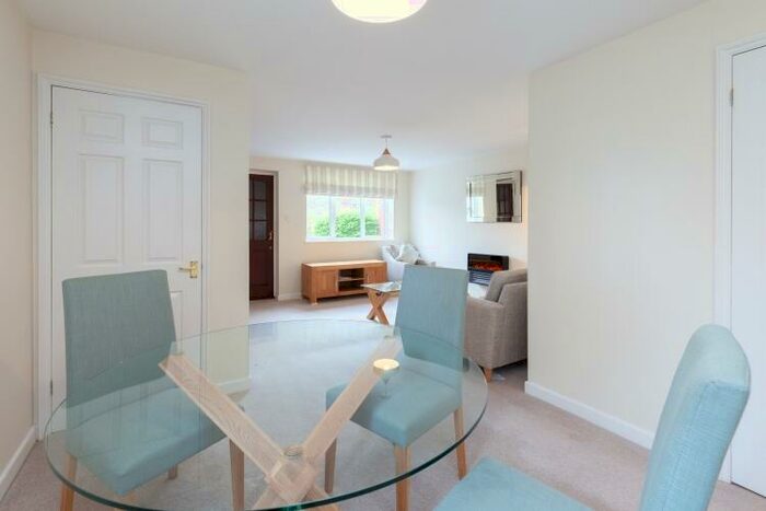 1 Bedroom Apartment To Rent In Chestnut Court, Littlemore, OX4