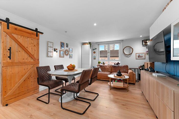 2 Bedroom Flat For Sale In Pennywell Road, Edinburgh, EH4