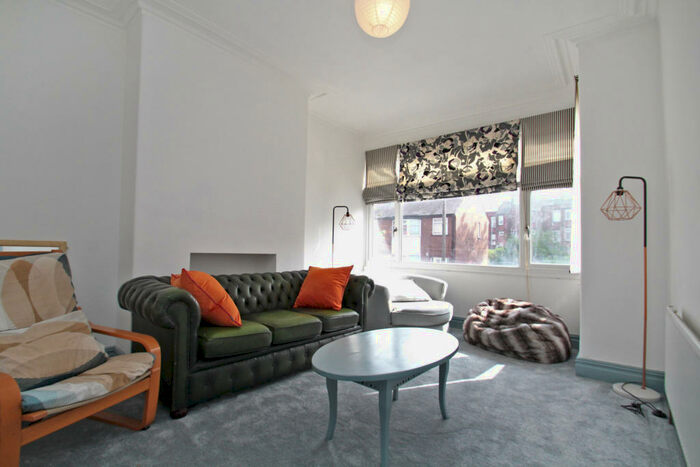 4 Bedroom Terraced House To Rent In Beechwood View, Burley, LS4