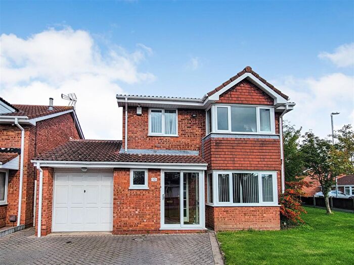 4 Bedroom Detached House For Sale In Thistledown Drive, Featherstone, WV10