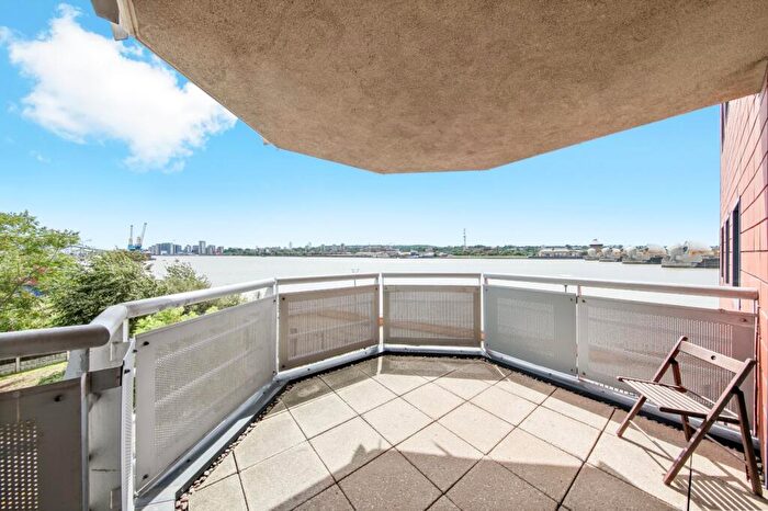 3 Bedroom Flat To Rent In Wards Wharf Approach, Silvertown, E16