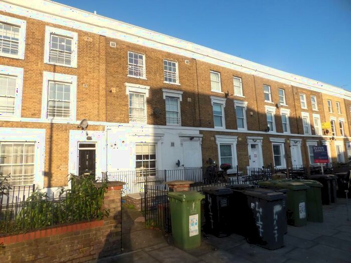 2 Bedroom Flat To Rent In New Cross Road, London, SE14