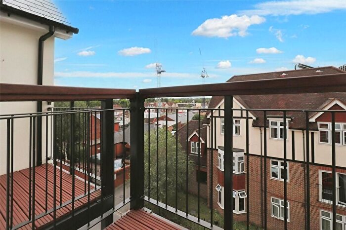 1 Bedroom Flat To Rent In Grove Road, Woking, GU21