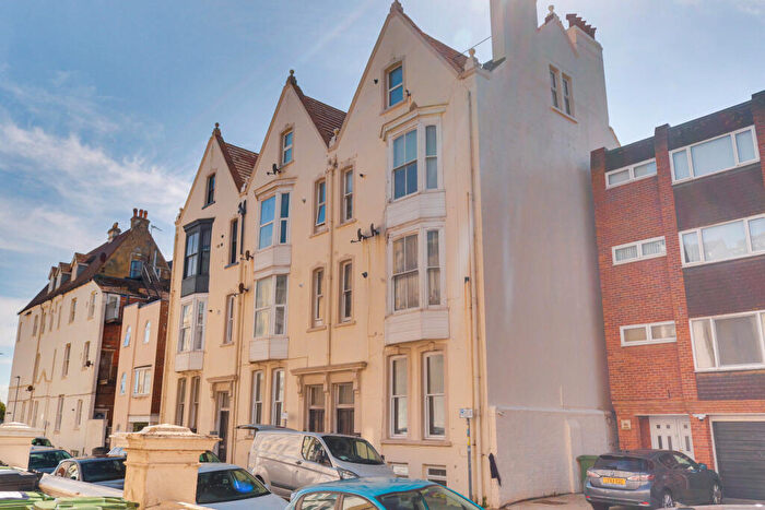 2 Bedroom Apartment For Sale In Nightingale Road, Southsea, PO5