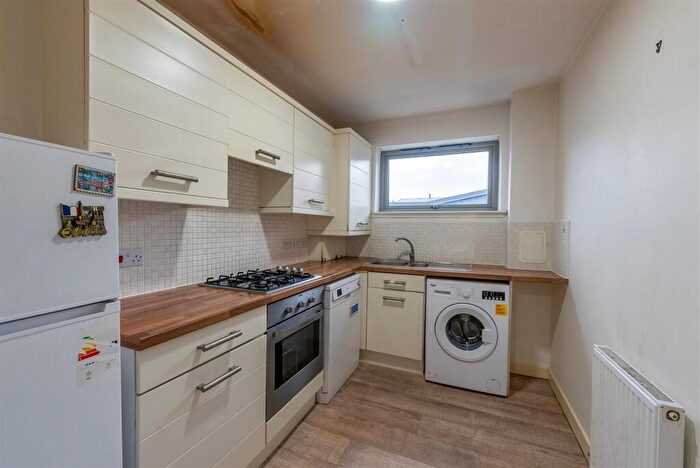 2 Bedroom Flat To Rent In Drip Road, Stirling, FK8