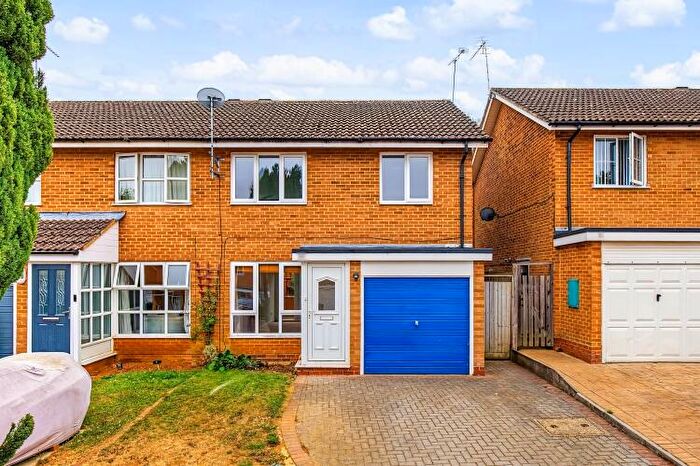 3 Bedroom Semi Detached House To Rent In Melbourne Close, Banbury, OX16