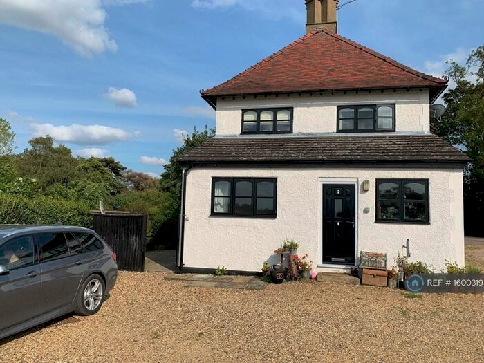 1 Bedroom Flat To Rent In Fanhams Hall Road, Ware, SG12