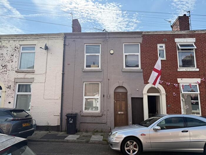 4 Bedroom End Of Terrace House For Sale In Shuttleworth Road, Preston, Lancashire, PR1