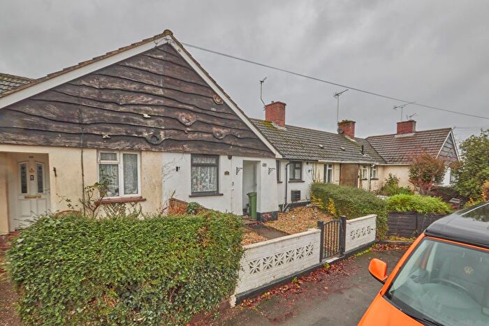 2 Bedroom Bungalow For Sale In Church Road, Alphington, Exeter, EX2