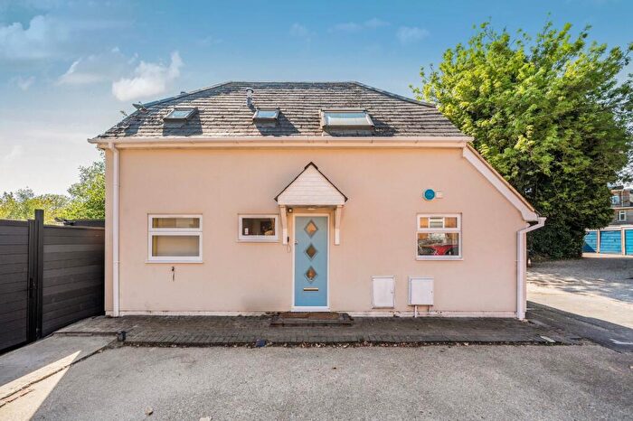 3 Bedroom Detached House For Sale In Conifer Close, Winchester, Hampshire, SO22