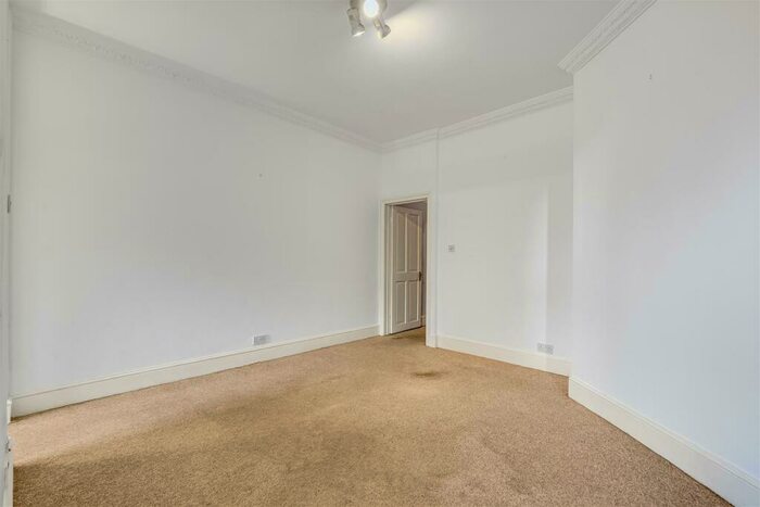 1 Bedroom Flat To Rent In Upper Richmond Road West, East Sheen, SW14