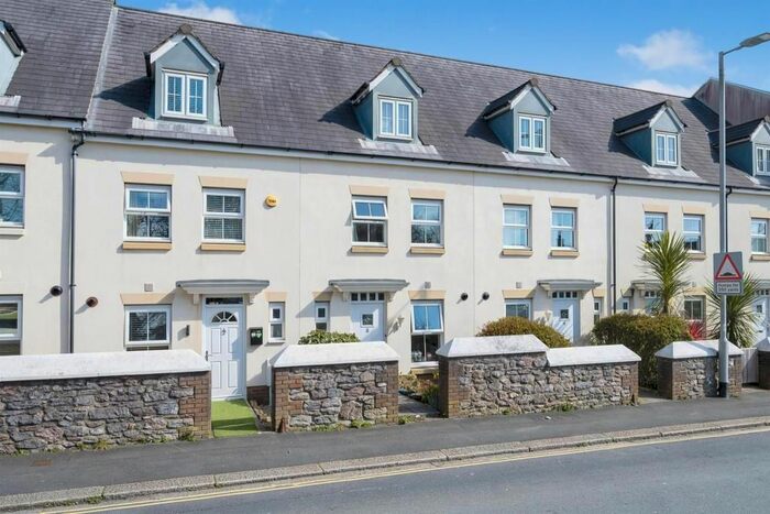 3 Bedroom Town House To Rent In Recreation Road, Plymouth, PL2