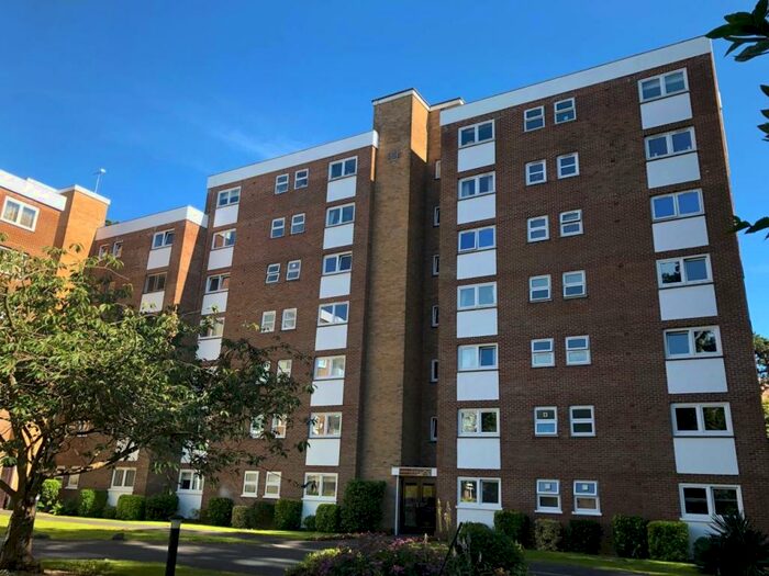 2 Bedroom Flat To Rent In The Avenue, Branksome Park, Poole, BH13