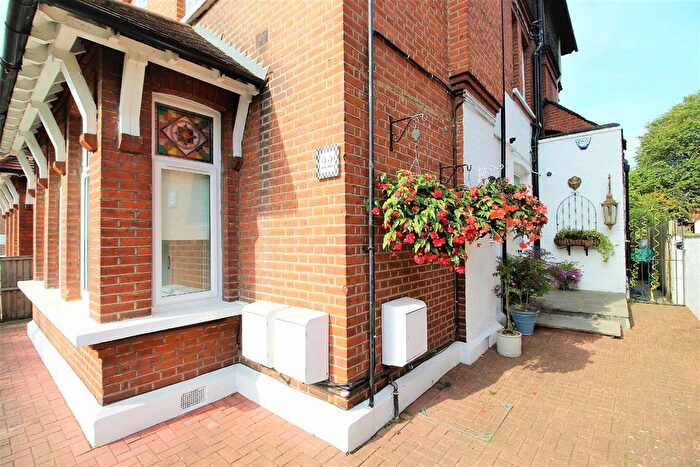 1 Bedroom Flat To Rent In Hermon Hill, Wanstead, E11