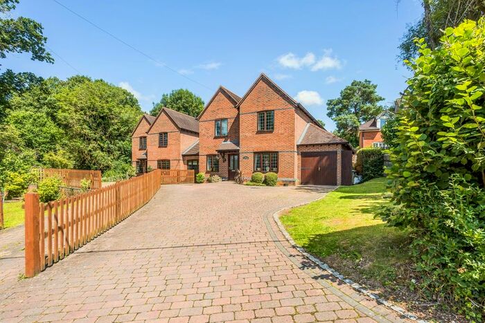 4 Bedroom Detached House To Rent In Collaroy Road, Cold Ash, Thatcham, RG18