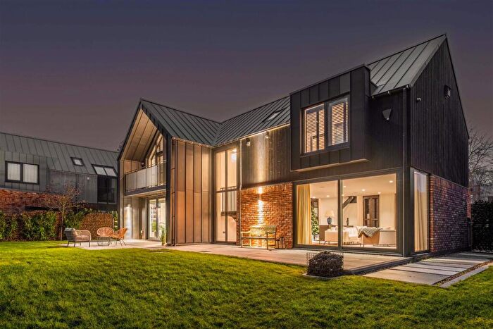 4 Bedroom Detached House For Sale In Bilton Fields Farm Lane, Rugby, CV22