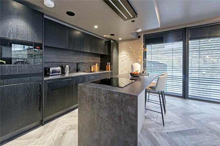 2 Bedroom Apartment For Sale In Cremer Street, London, E2