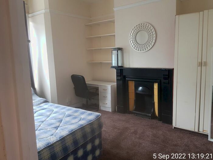 6 Bedroom Semi-Detached House To Rent In St Marys Road, Oxford, OX4