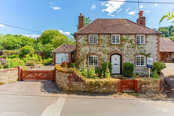 3 Bedroom Detached House For Sale In Gracious Street, Selborne, GU34