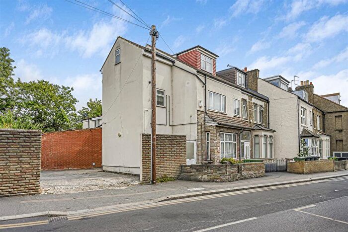 1 Bedroom Flat For Sale In Palmerston Road, Walthamstow, E17