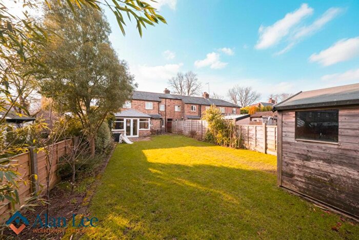 3 Bedroom Terraced House For Sale In Kingsway, Bollington, SK10