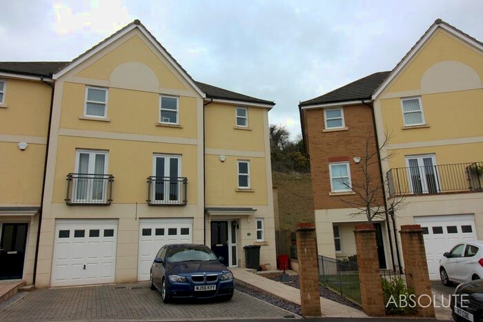 3 Bedroom Town House To Rent In Darwin Crescent, Torquay, TQ2