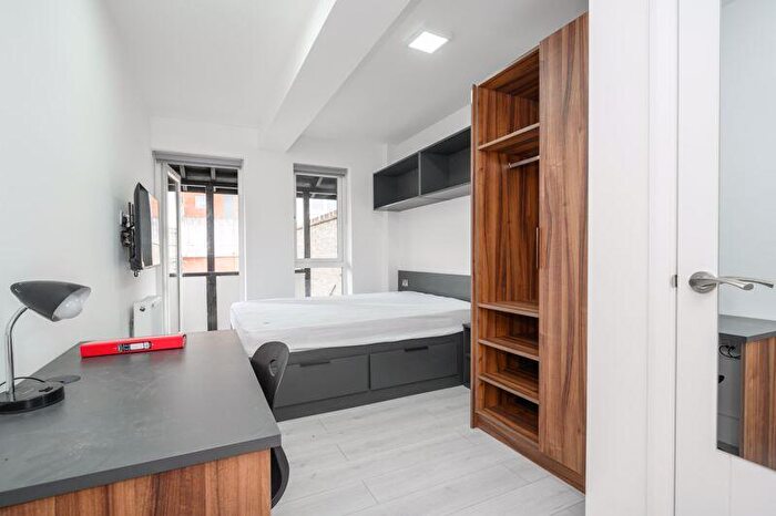 1 Bedroom Flat To Rent In High Street, Walton-On-Thames, KT12