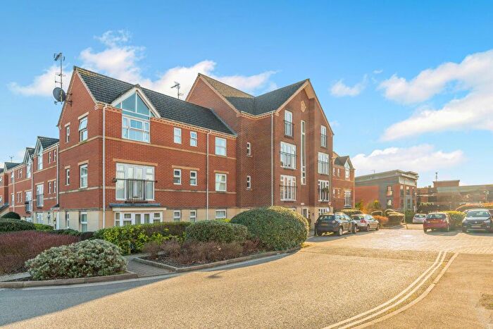 2 Bedroom Flat For Sale In Alma Road, Banbury, OX16