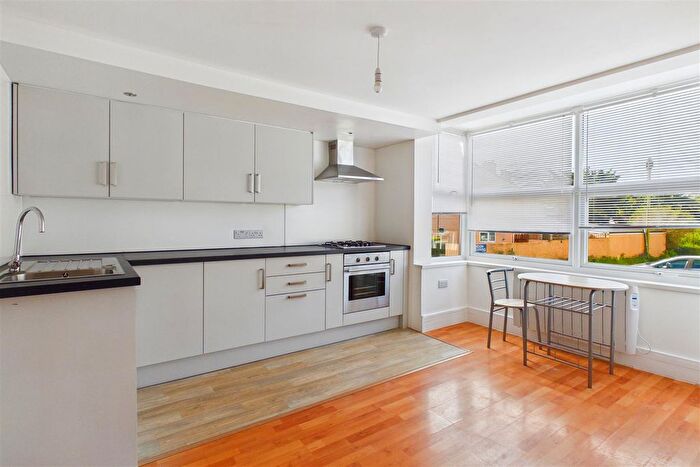 2 Bedroom Flat For Sale In Mayfield Road, Newquay, TR7