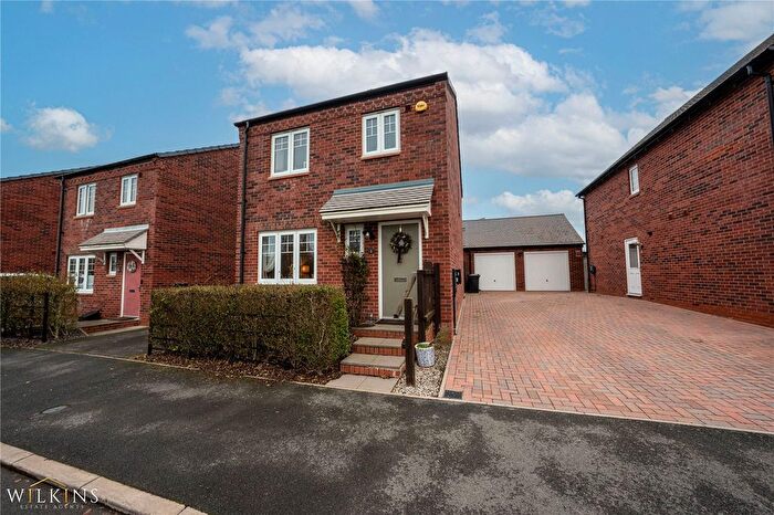 3 Bedroom Detached House For Sale In Tarn Rise, Nuneaton, Warwickshire, CV11
