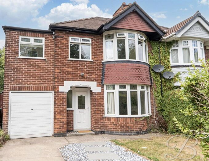 4 Bedroom Semi-Detached House For Sale In Leeming Lane North, Mansfield Woodhouse, Mansfield, NG19