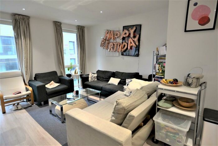 3 Bedroom Apartment To Rent In Devan Grove, London, N4