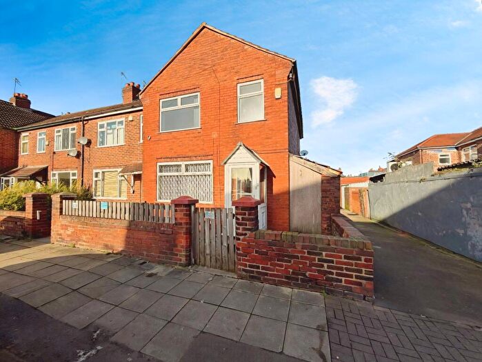 3 Bedroom End Of Terrace House For Sale In Burnfield Road, Stockport, Greater Manchester, SK5