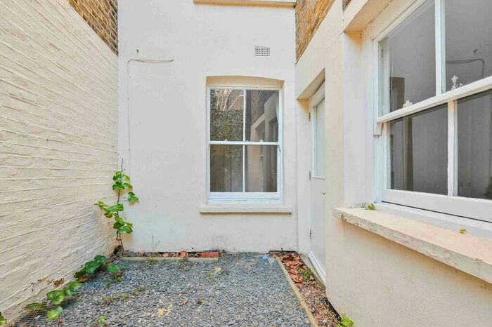 2 Bedroom Flat To Rent In Belgrave Gardens, St John's Wood, London, NW8